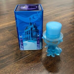 Funko Mini Disney Treasures Haunted Mansion Hatbox Ghost Figure and Tin